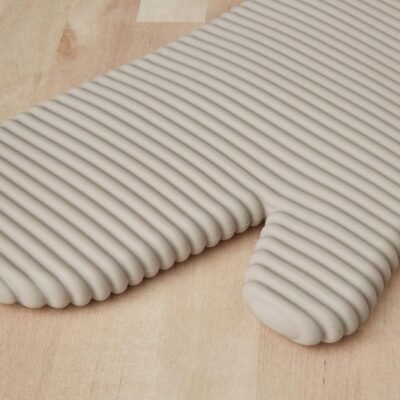 71yUt9d054L._AC_SL1500_.jpg KitchenAid Ribbed Soft Silicone Oven Mitt Set, 7"x13", Milkshake 2 Count