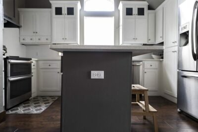 81OBQ55gSTL._SL1500_.jpg GE UltraPro Duplex Heavy-Duty Receptacle, White, Wall Outlet, Reinforced Yoke, Self-grounding Clip, 3 Prong, Supports 15A, UL Listed, 42157