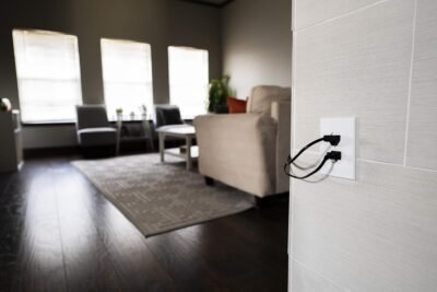 81e9TUd2BQL._SL1500_.jpg GE UltraPro Duplex Heavy-Duty Receptacle, White, Wall Outlet, Reinforced Yoke, Self-grounding Clip, 3 Prong, Supports 15A, UL Listed, 42157